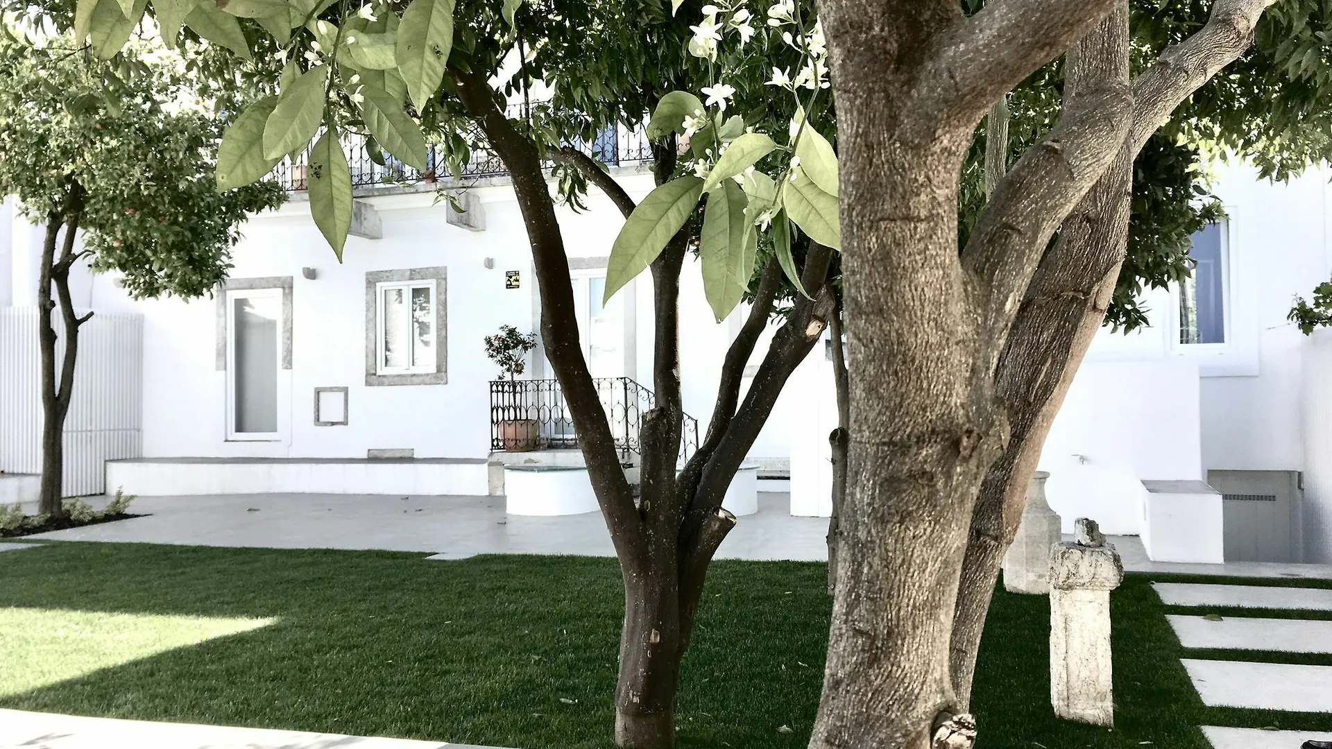 Dona Graca Lisbon Apartments